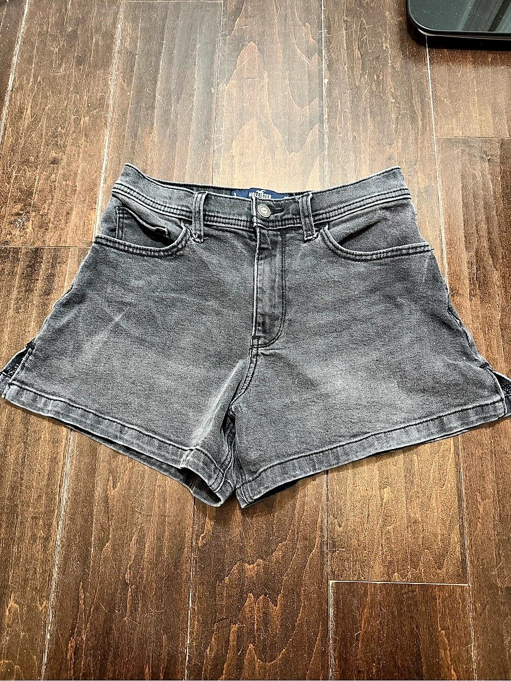Hollister High-Rise Vintage Short 4" Women's Gray Denim Jean Shorts Waist 26